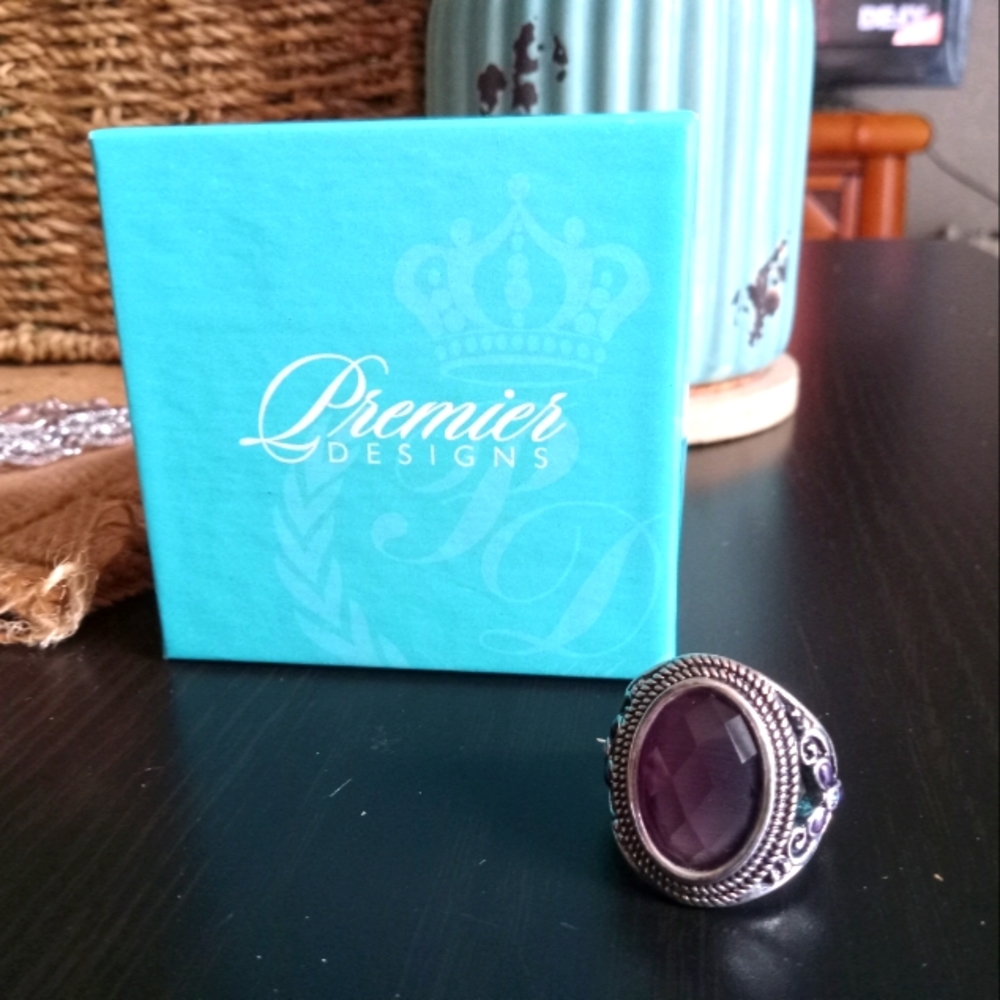 NIB Premier Designs Gracie Ring Size 8